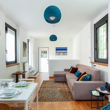 Apartament Duplex Luminoso In Zona Residenziale Mediolan