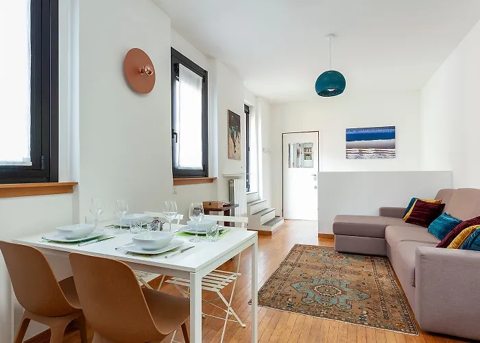 Duplex Luminoso In Zona Residenziale * Milán